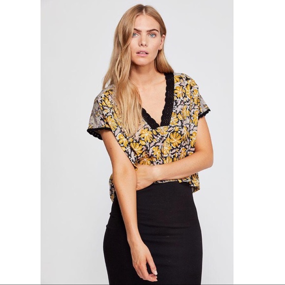 Free People Tops - Free People Leilani Print Tee in Black Combo Sz S